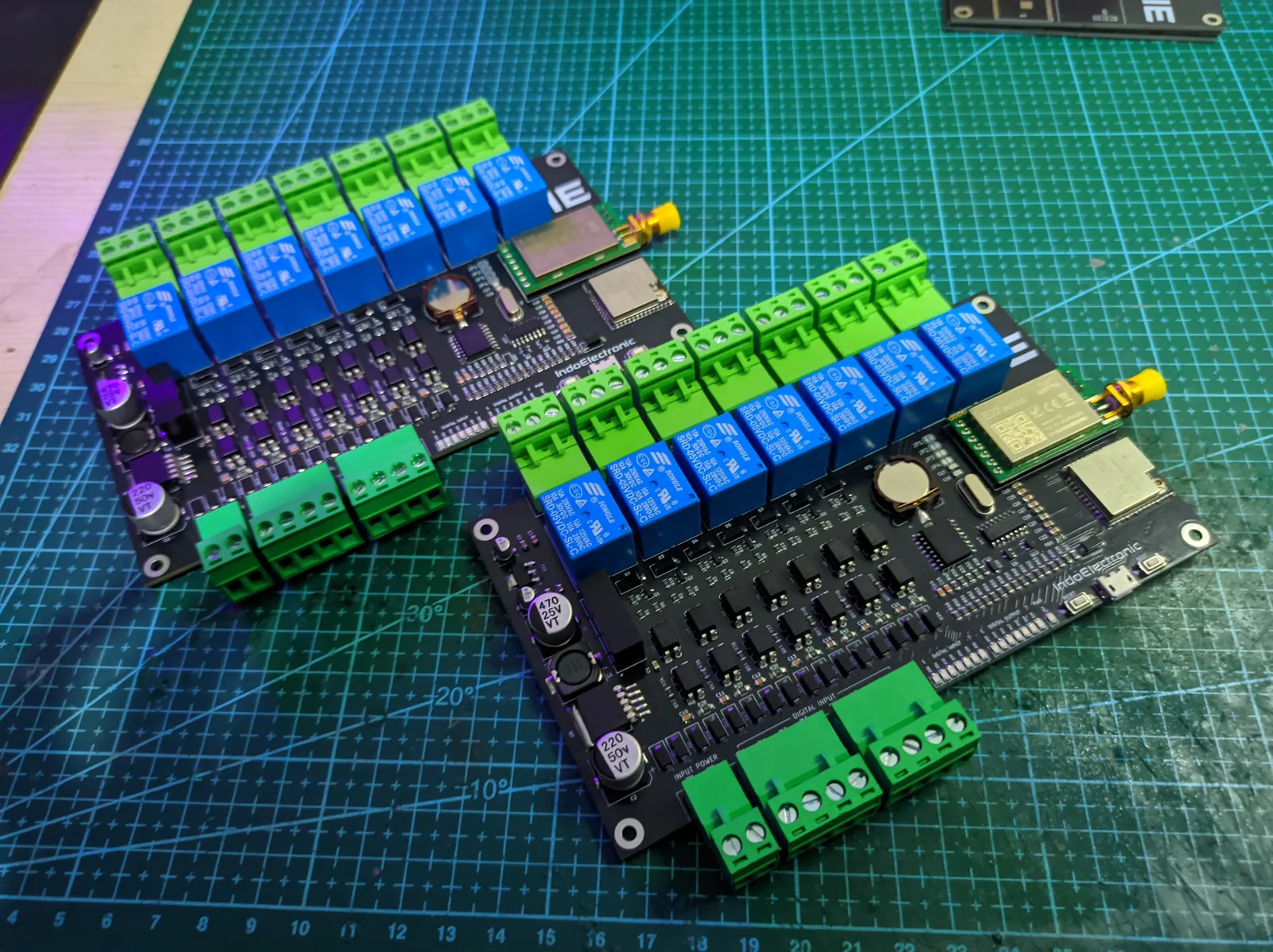 Dua board controller relay hasil produksi